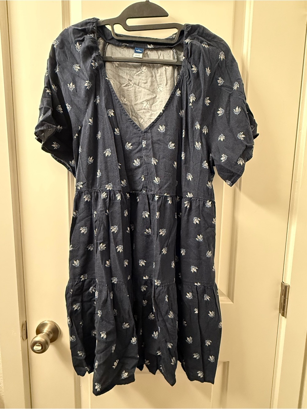 Navy Floral Tiered V-Neck Dress Petite Large LP Flowy - Picture 3 of 5